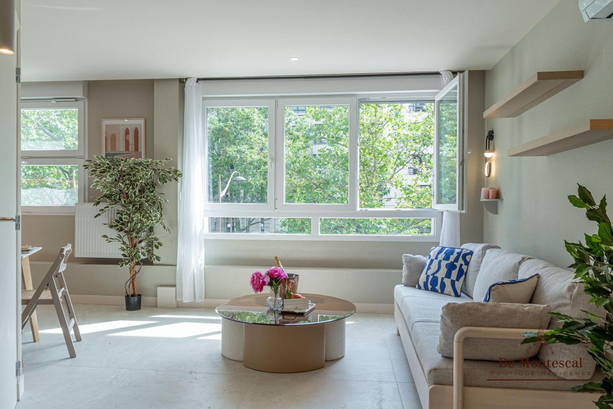 De Montescal - Hot Tub And Ac Cosy Apartment A Prime Location 40M2 Paris Exterior photo